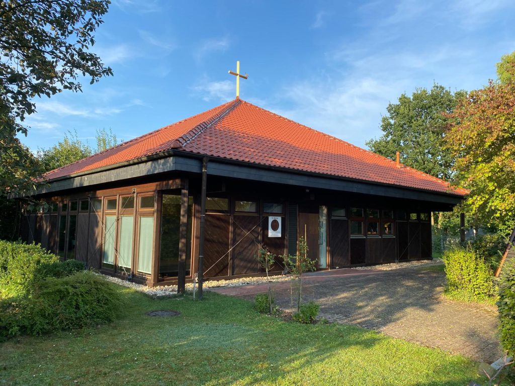 Seitenansicht Holzkirche St. Markus